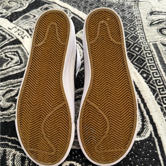 Nike White and Black High-Tops - Picture 4 of 4